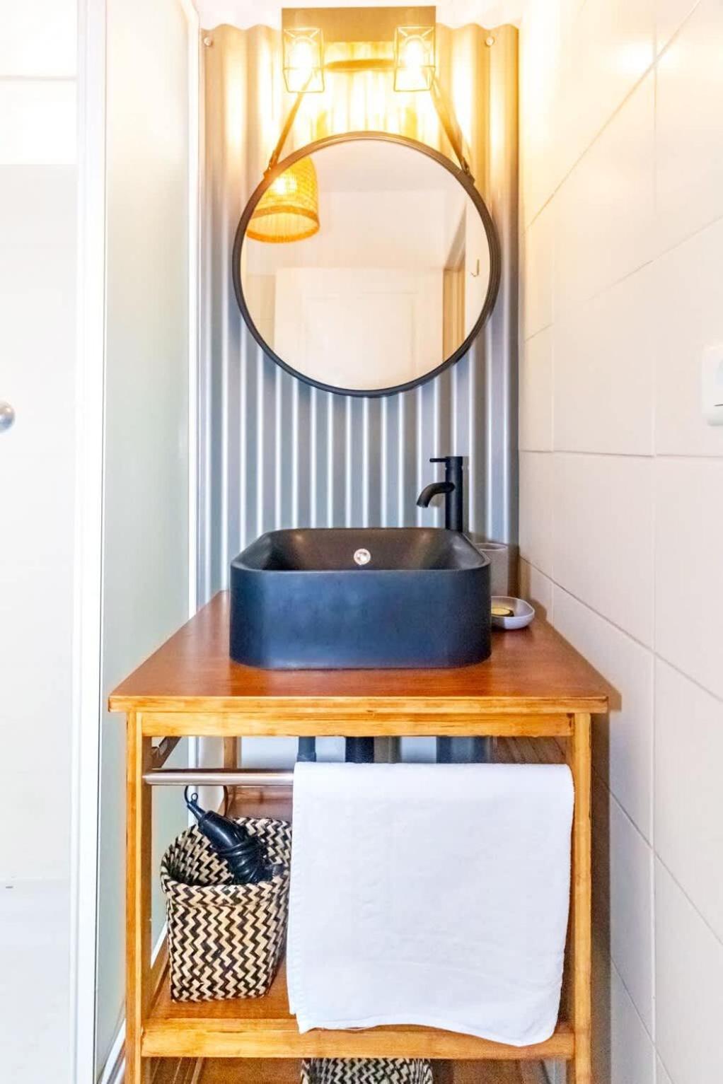 Out Of Africa - Beau Studio Avec Magnifique Vue Mer A Cap Homard - Saint-Gilles 外观 照片